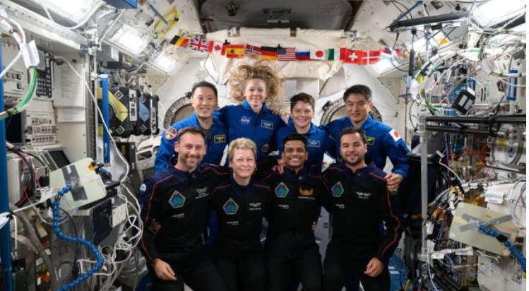 Shubhanshu Shukla and Axiom-4 crew aboard SpaceX Dragon during Earth return